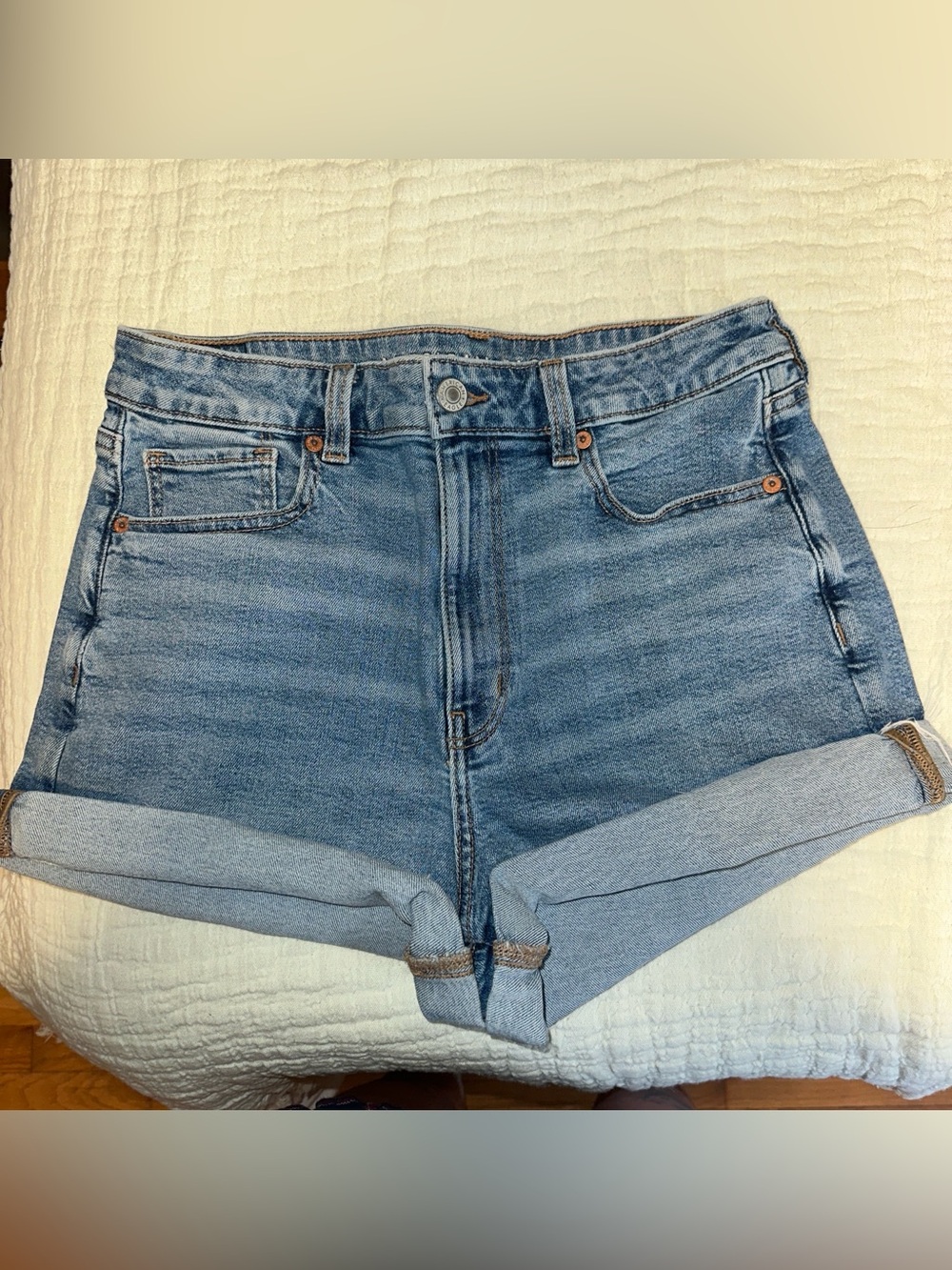 American Eagle High Waisted Stretch Jean Shorts - Size 8